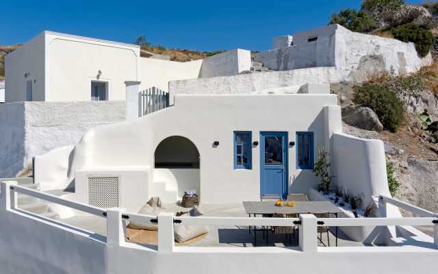 Acave Santorini Suites