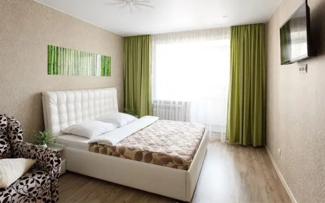 Dve podushki na ul. Gagarina, 80A-4, kv.138