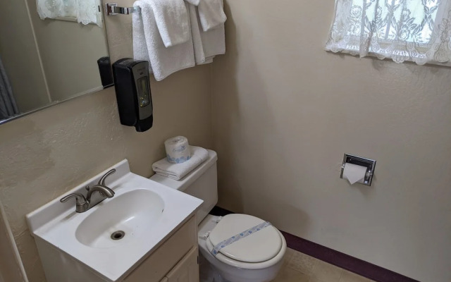 Hi-Lo Motel, Cafe and RV Park Mount Shasta Area