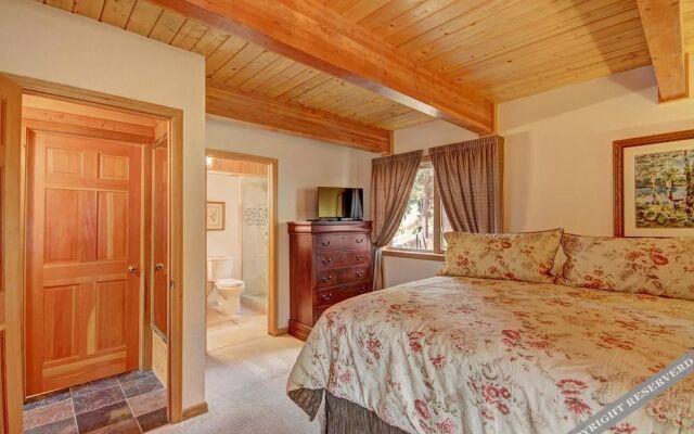 Black Bear 5 Br Home by RedAwning