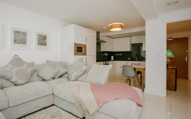 Modern 2 Bedroom Flat In Greenwich