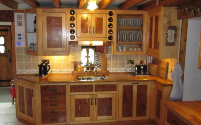 Holiday home Bron-Nant