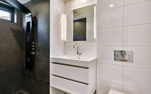 Stylish Holiday Home in Ouddorp near Beach