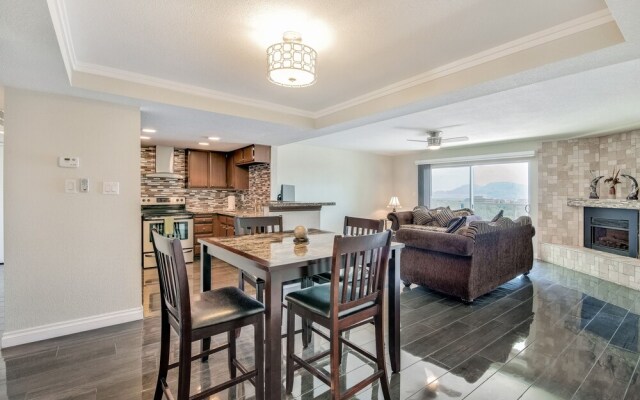 888 Convention Center 3 BEDROOM 2 BATH Condos