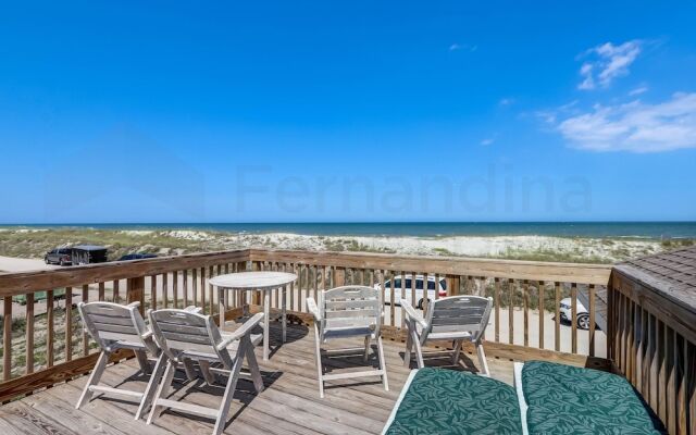 Dog Friendly Beachfront Condo, Direct Access to Beach by RedAwning