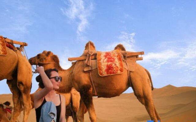 Dunhuang Dreammaker Windy Desert Wild Luxury Star Watching Camp