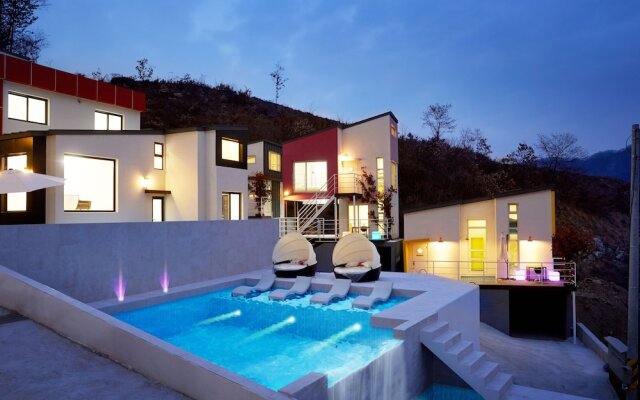 Pool Villa Shiny River
