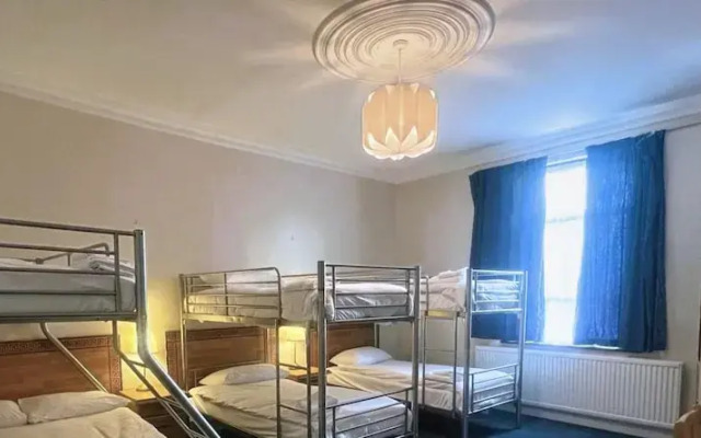 Helen's Hotel
