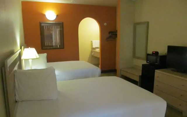 Sunbridge Inn & Suites