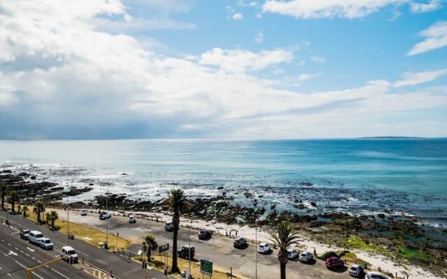 Magical Apartment w Uninterrupted Ocean Views Mouille Views