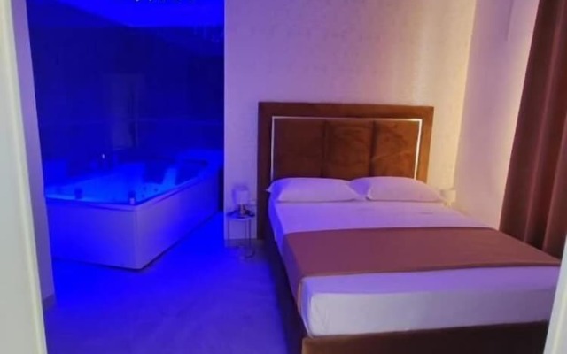 Twin Towers Naples Luxury