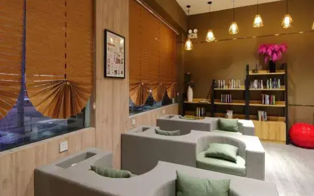 365 Chain Hotel (Meizhou Jiangnan)