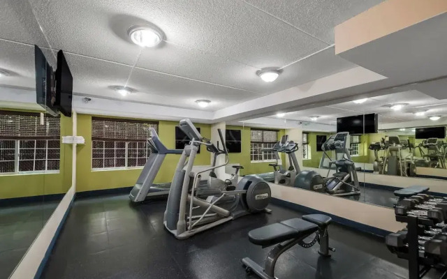 Country Inn & Suites