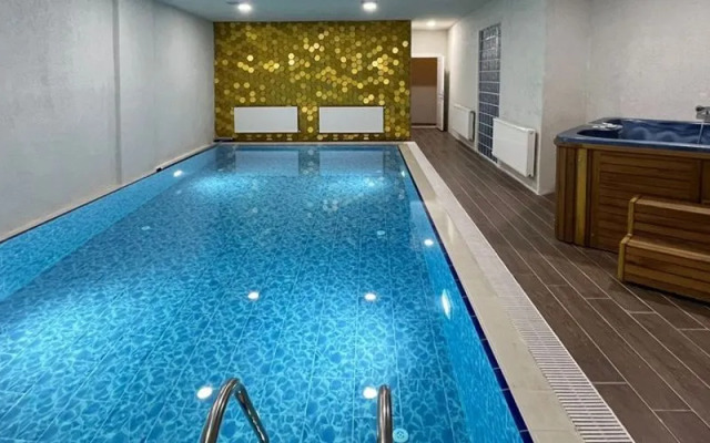 Crystal Snow Butik Hotel