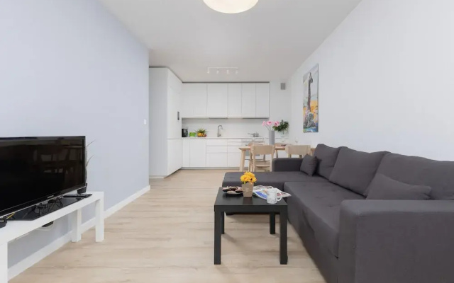 Warsaw Apartment With Terrace by Renters