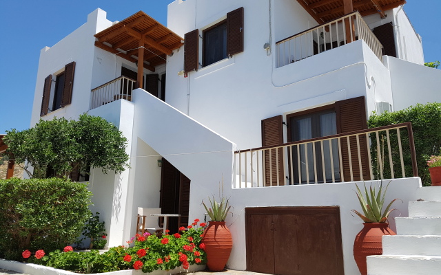 Petros Studios & Suites
