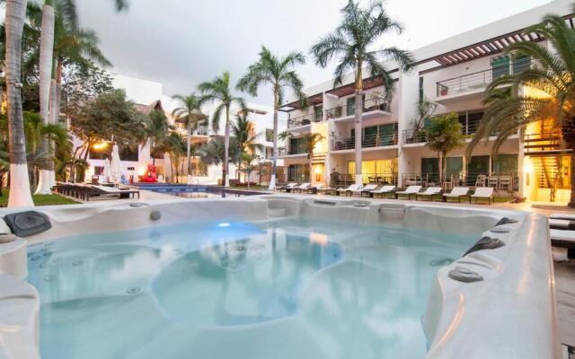 Luxurious & Central Condo In Playa Steps From The Beach