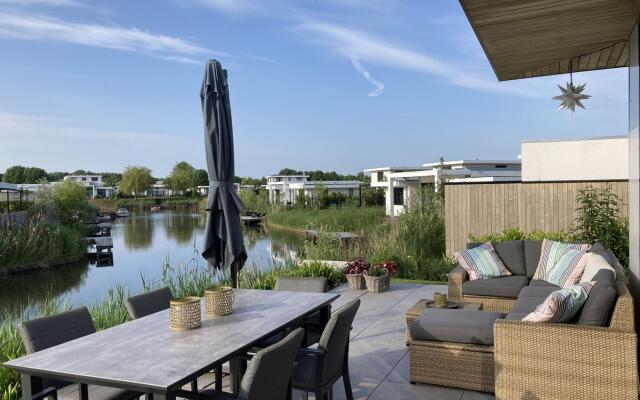 Family Villa With Garden and Jetty