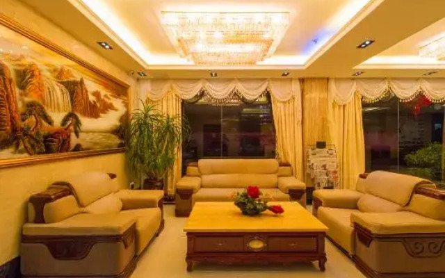 Junlin Hotel (Yangshuo West Street Central Plaza Branch)