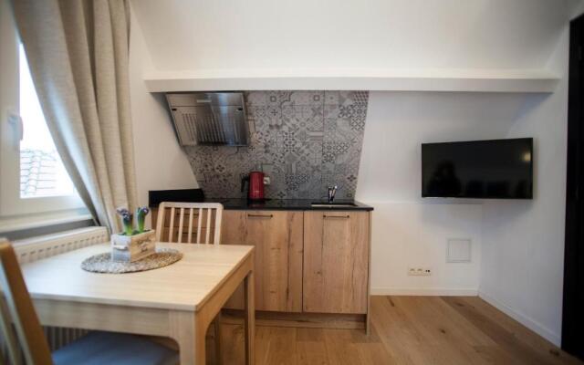 Luxury Suites Riverside Residence