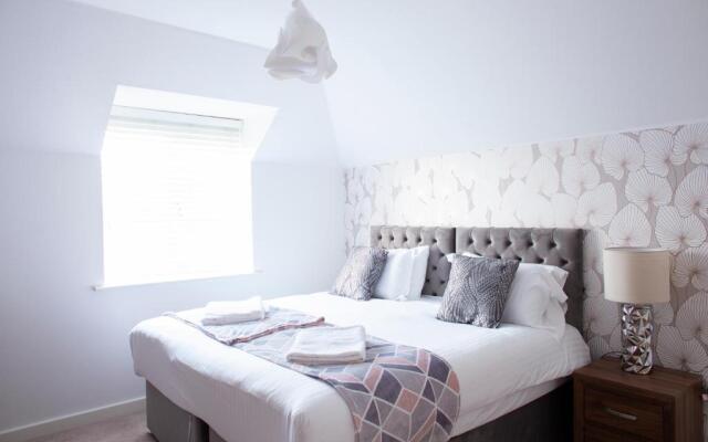 Savoy Court - Your Apartment