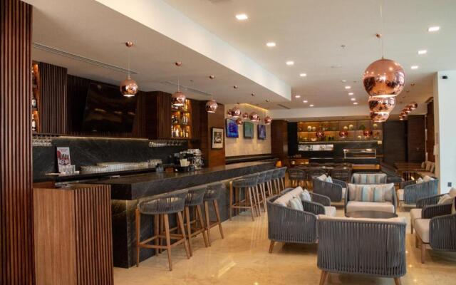 Holiday Inn & Suites Puerto Vallarta Marina & Golf