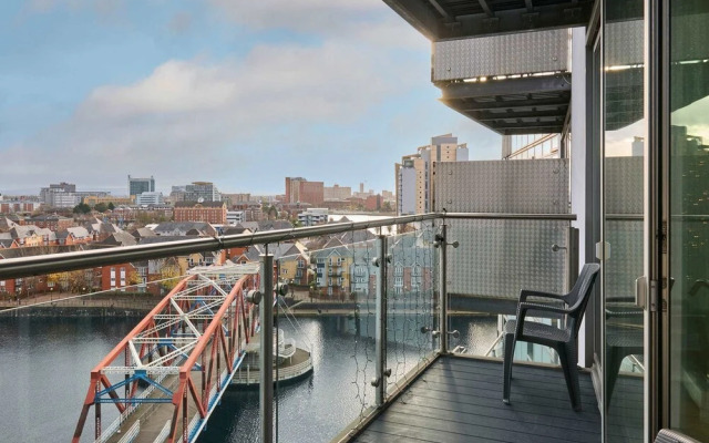 Host Stay - Canal View Apartment
