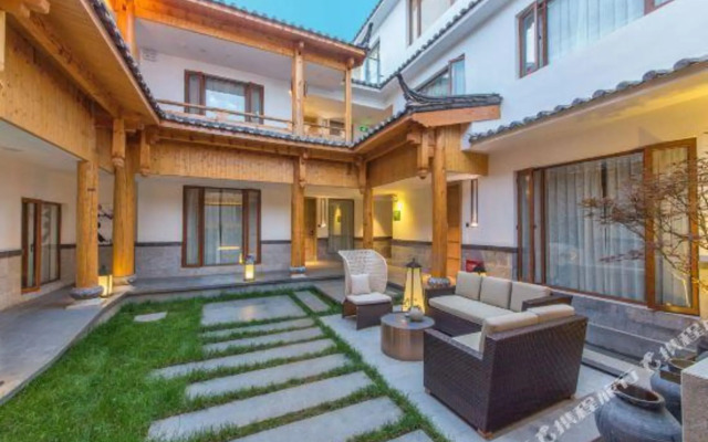 Lijiang Flavor Holiday Courtyard