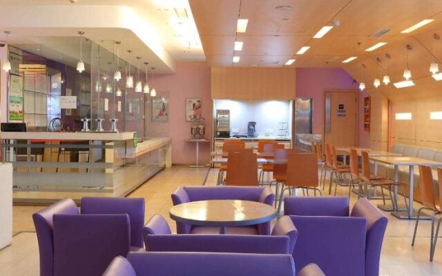 Ibis Anshan Shengli Square