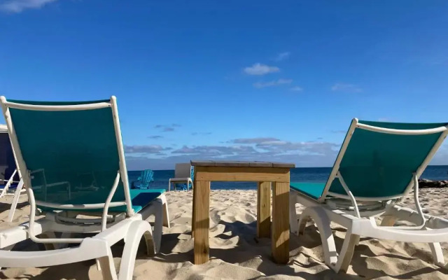 By the Sea Guests Bed & Breakfast & Suites