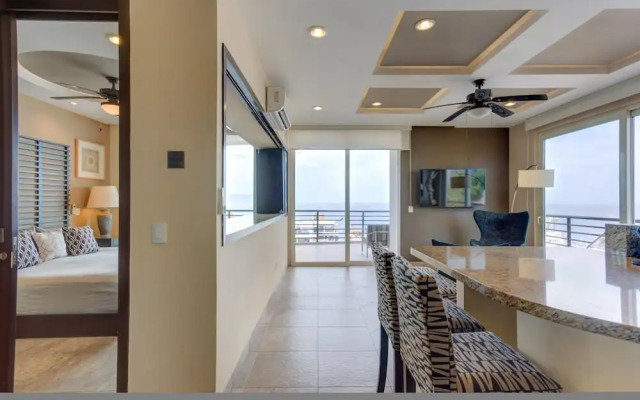 Signature Pinnacle 205 - Luxury Condo With Ocean Views