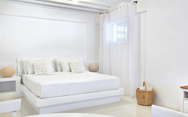 Mykonos Lolita, A Grecotel Resort To Live
