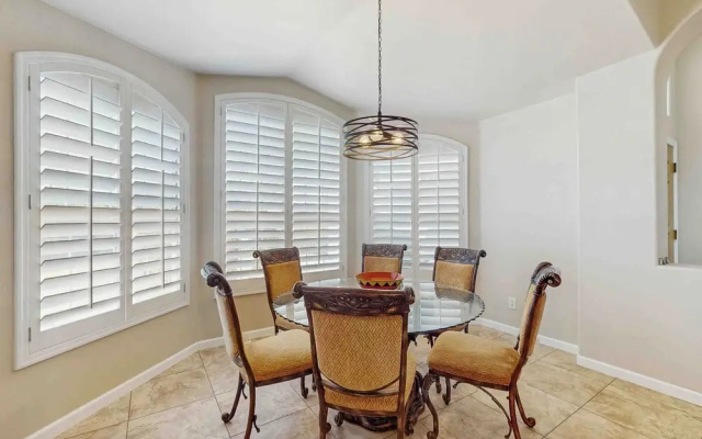 Private Pool, Yard & Pool Table! 'avondale Abode'