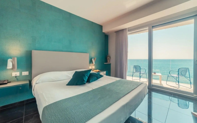 Nautilus Hotel