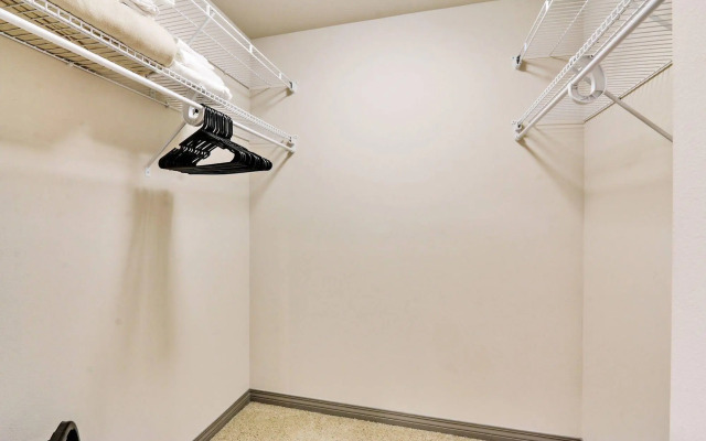 Global Luxury Suites at Marina Del Rey