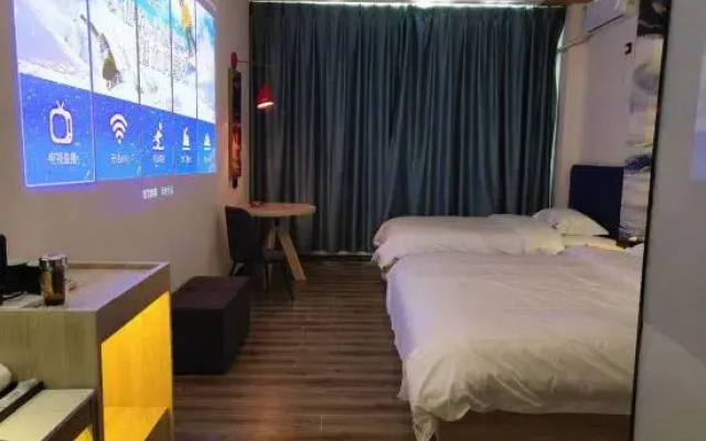 Baotou Longteng Hotel (Moore City East Railway Station Branch)