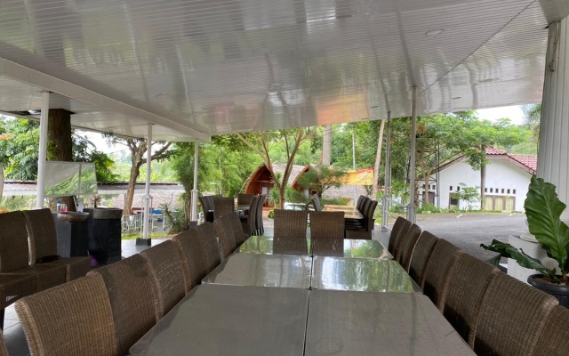 RedDoorz Plus @ Bukit Mas Cottage – Restaurant – Bandar Lampung