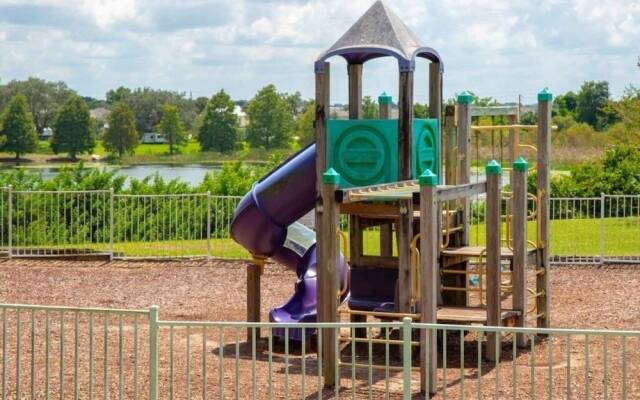 Southern Palms Pool 3 Bedroom Home by RedAwning