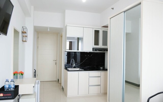 Cozy Living Studio Connected To Mall At Supermall Mansion Apartment