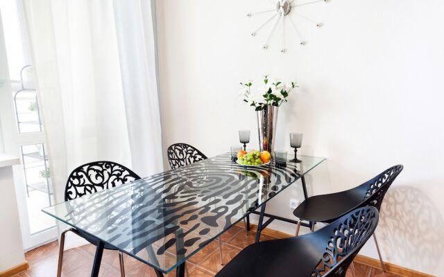 Апартаменты «Этажи на перекрестке улиц Юмашева и Папанина»