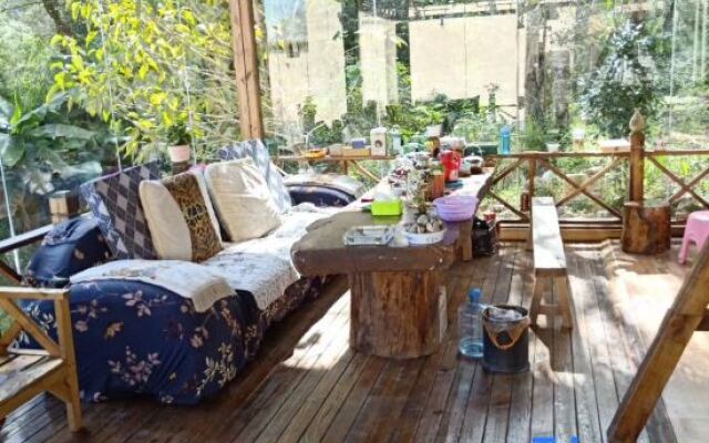 Xinlv Time Inn (Yuanyang Terraced Field Scenic Area)