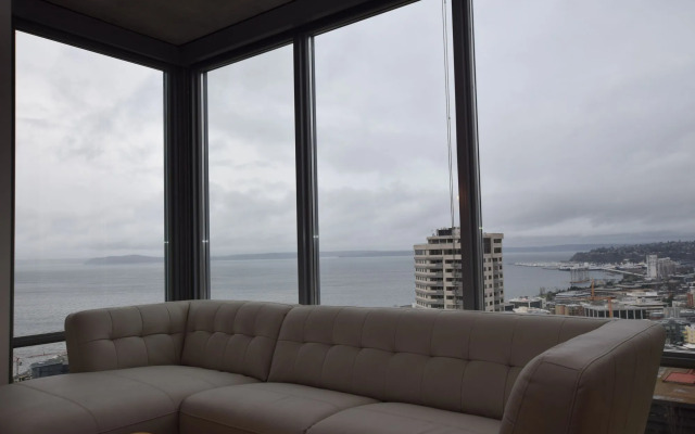 Space Needle Suites by Luxe Hubs