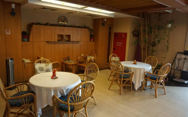Riverside Hotel