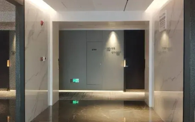 Lianyuan Run and International Hotel