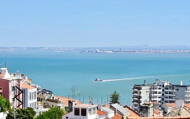 Apartment With One Bedroom In Lisboa, With Wonderful Sea View, Balcony And Wifi