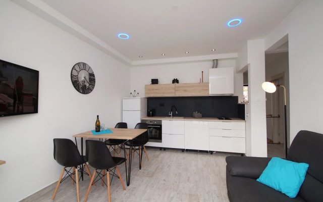 Apartment in Tri Porte (Potirna) with sea view, terrace, air conditioning, WiFi (39-2)