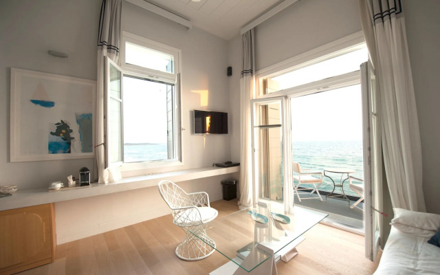 Dexamenes Seaside Hotel