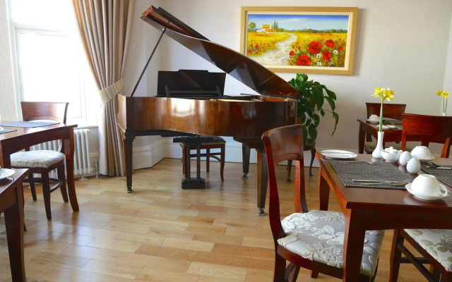 Redstone Guest House