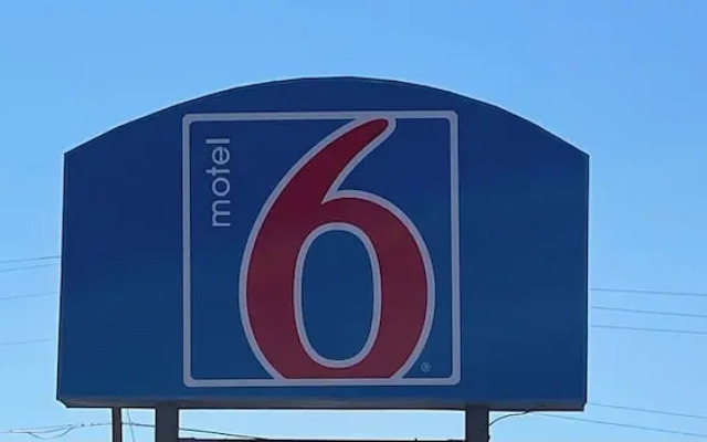 Motel 6 Artesia, NM