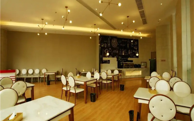 GreenTree Inn Fuyang Yinzhou District Nanjing Road Teachers College
